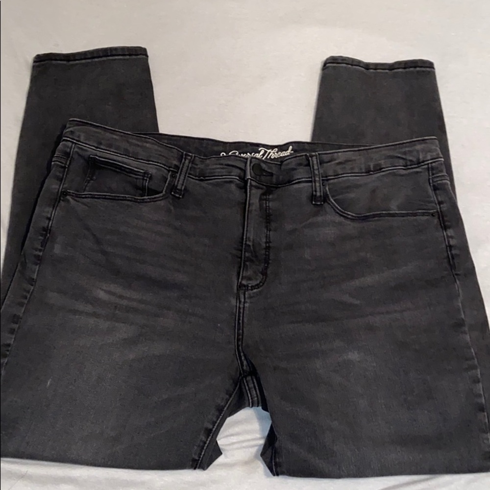 NWOT!! ✨ Black skinny jeans